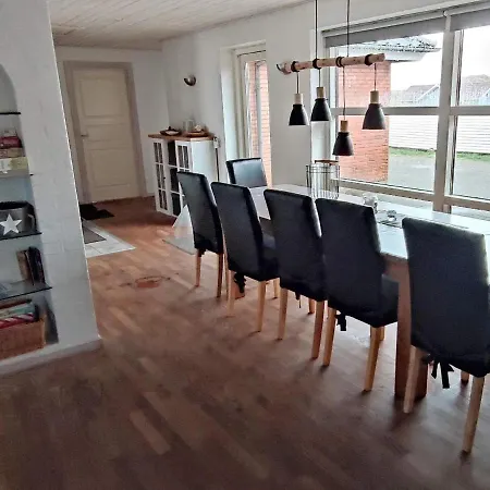 Modern Holiday Home With Garden In Fan *